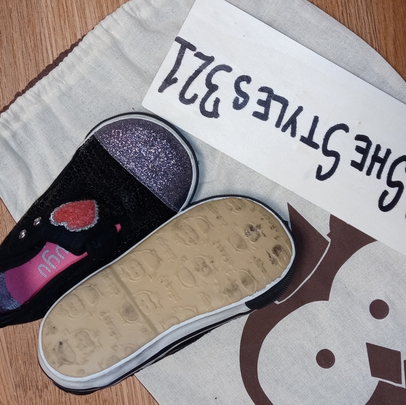 Dabuyu Toddler Shoes Bundle - Picture 3 of 3